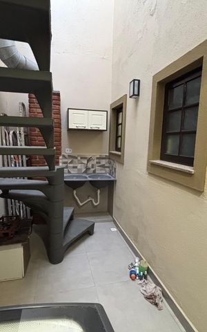 Casa à venda com 150m², 5 quartos e 1 vaga Casa à venda com 150m², 5 quartos e 1 vagaÁrea de Serviço