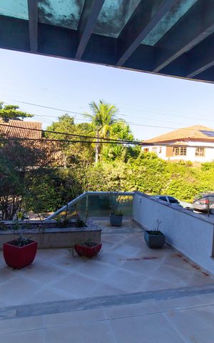 Casa de condomínio à venda com 582m², 4 quartos e 5 vagas