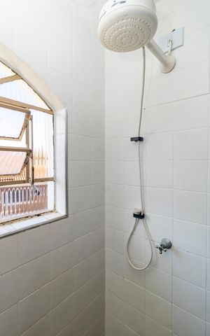 Casa à venda com 198m², 4 quartos e 2 vagas Casa à venda com 198m², 4 quartos e 2 vagasBanheiro da Suíte 2