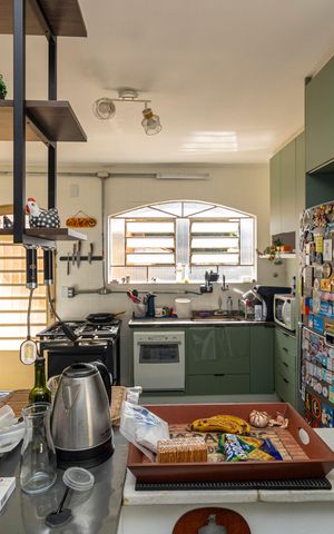 Casa à venda com 198m², 4 quartos e 2 vagas Casa à venda com 198m², 4 quartos e 2 vagasCozinha