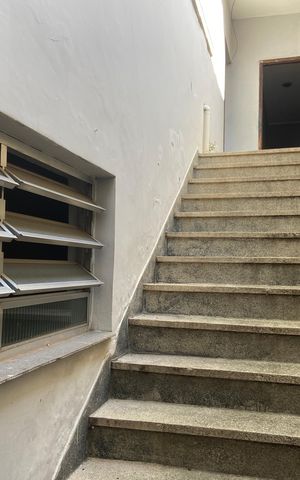 Casa à venda com 250m², 4 quartos e 1 vagaÁrea externa