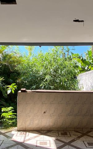 Casa à venda com 250m², 4 quartos e 1 vagaÁrea de Serviço
