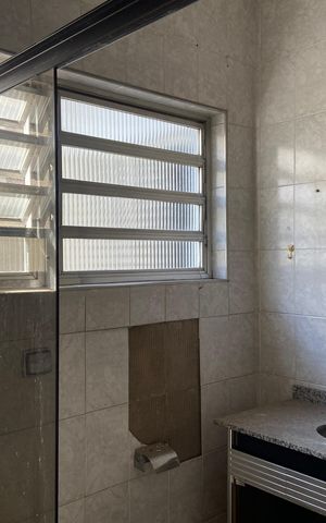 Casa à venda com 250m², 4 quartos e 1 vagaBanheiro 2