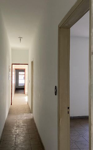 Casa à venda com 250m², 4 quartos e 1 vagaCorredor 