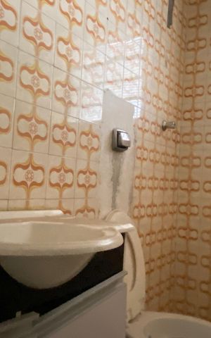 Casa à venda com 250m², 4 quartos e 1 vagaBanheiro 1