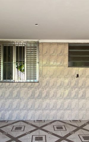 Casa à venda com 250m², 4 quartos e 1 vagaÁrea de Serviço
