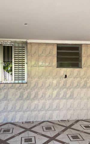 Casa à venda com 250m², 4 quartos e 1 vagaÁrea de Serviço