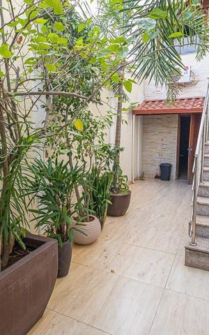 Casa para alugar com 240m², 3 quartos e 1 vaga Casa para alugar com 240m², 3 quartos e 1 vagaHall de entrada