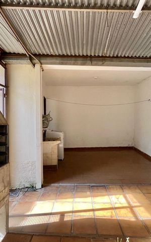 Casa à venda com 200m², 2 quartos e 2 vagasÁrea de Serviço