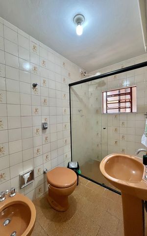 Casa à venda com 200m², 2 quartos e 2 vagasBanheiro
