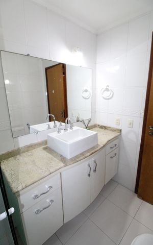 Apartamento para alugar com 111m², 3 quartos e 2 vagasBanheiro social