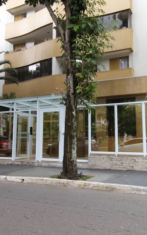 Apartamento para alugar com 111m², 3 quartos e 2 vagasFachada