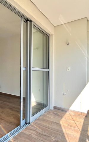 Apartamento à venda com 54m², 2 quartos e 1 vaga Apartamento à venda com 54m², 2 quartos e 1 vagaVaranda
