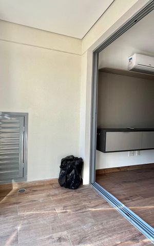 Apartamento à venda com 54m², 2 quartos e 1 vaga Apartamento à venda com 54m², 2 quartos e 1 vagaVaranda