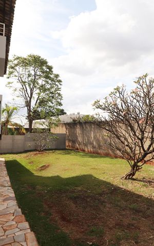 Casa para alugar com 400m², 4 quartos e 6 vagasQuintal