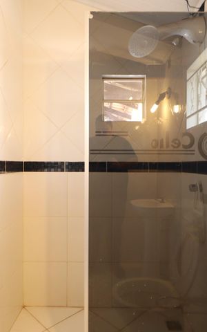 Casa para alugar com 400m², 4 quartos e 6 vagasBanheiro da Suíte 2
