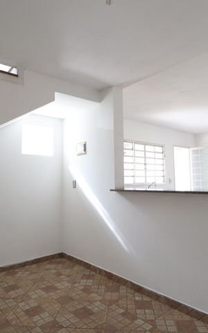 Casa para alugar com 400m², 4 quartos e 6 vagasCozinha 1