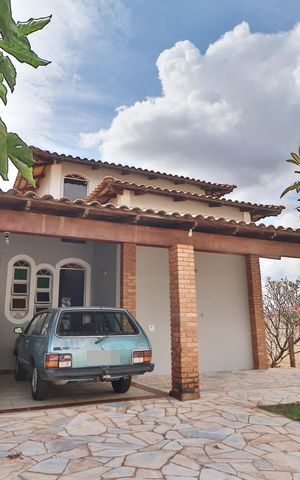 Casa para alugar com 400m², 4 quartos e 6 vagasGaragem