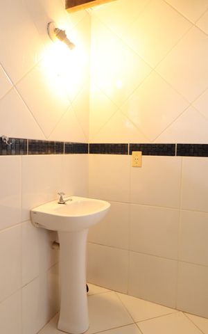 Casa para alugar com 400m², 4 quartos e 6 vagasBanheiro da Suíte 2