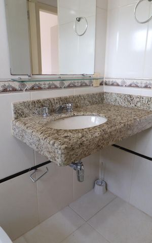 Casa para alugar com 400m², 4 quartos e 6 vagasBanheiro Social