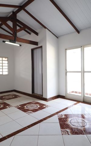 Casa para alugar com 400m², 4 quartos e 6 vagasSuíte 2