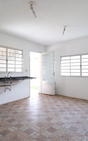 Casa para alugar com 400m², 4 quartos e 6 vagasCozinha 1