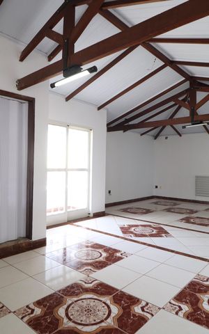 Casa para alugar com 400m², 4 quartos e 6 vagasSuíte 2