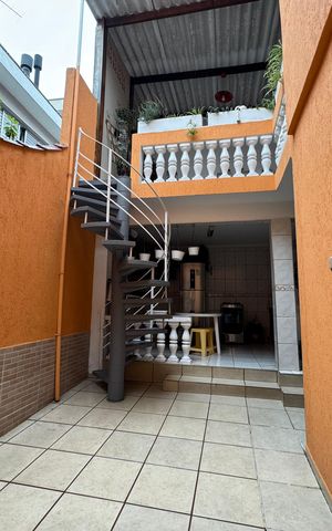 Casa para alugar com 166m², 3 quartos e 3 vagasQuintal
