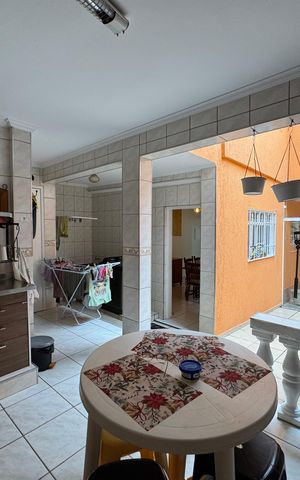Casa para alugar com 166m², 3 quartos e 3 vagasCozinha