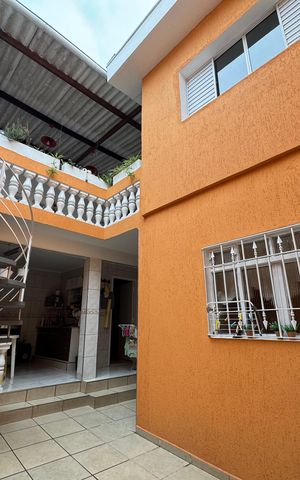 Casa para alugar com 166m², 3 quartos e 3 vagasQuintal