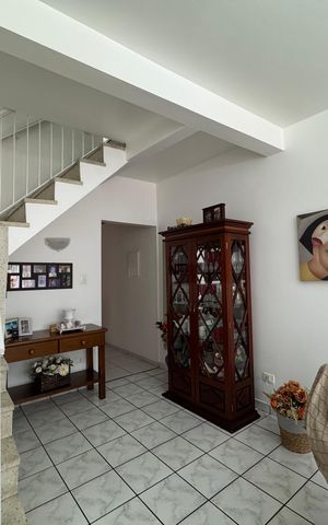 Casa para alugar com 166m², 3 quartos e 3 vagasSala