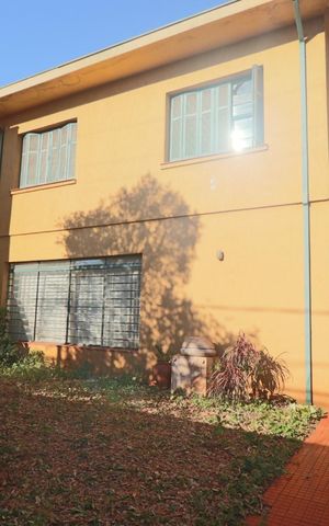 Casa para alugar com 260m², 6 quartos e 3 vagas Casa para alugar com 260m², 6 quartos e 3 vagasGaragem