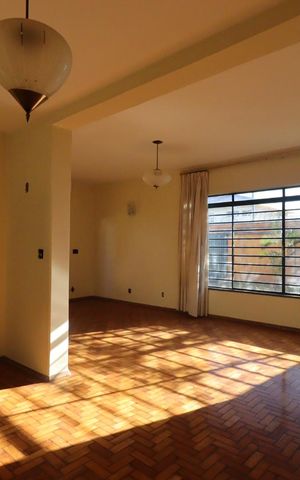 Casa para alugar com 260m², 6 quartos e 3 vagas Casa para alugar com 260m², 6 quartos e 3 vagasSala