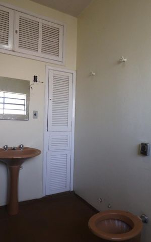 Casa para alugar com 260m², 6 quartos e 3 vagas Casa para alugar com 260m², 6 quartos e 3 vagasBanheiro