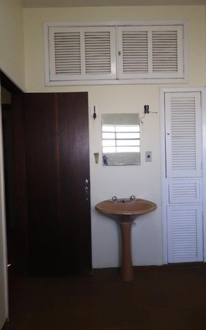 Casa para alugar com 260m², 6 quartos e 3 vagas Casa para alugar com 260m², 6 quartos e 3 vagasBanheiro