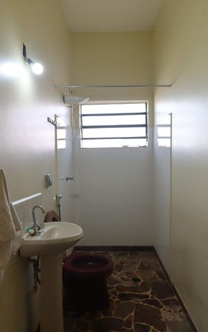 Casa para alugar com 260m², 6 quartos e 3 vagas Casa para alugar com 260m², 6 quartos e 3 vagasLavabo