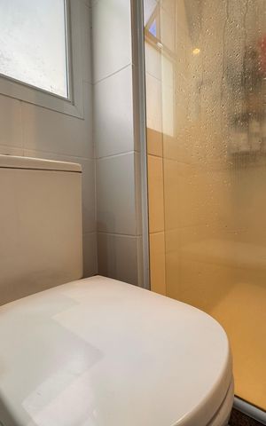 Apartamento à venda com 237m², 3 quartos e 2 vagas Apartamento à venda com 237m², 3 quartos e 2 vagasSuíte 1 - Banheiro