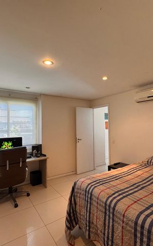 Apartamento à venda com 237m², 3 quartos e 2 vagas Apartamento à venda com 237m², 3 quartos e 2 vagasSuíte 2