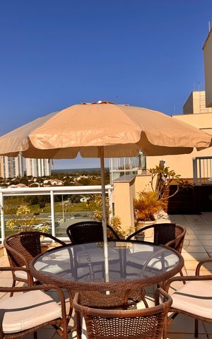 Apartamento à venda com 237m², 3 quartos e 2 vagas Apartamento à venda com 237m², 3 quartos e 2 vagasTerraço