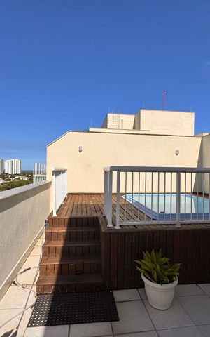 Apartamento à venda com 237m², 3 quartos e 2 vagas Apartamento à venda com 237m², 3 quartos e 2 vagasTerraço