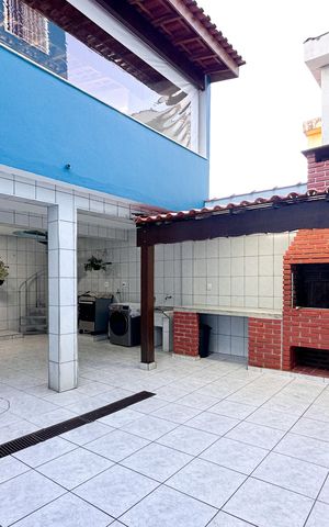 Casa para alugar com 237m², 3 quartos e 5 vagas Casa para alugar com 237m², 3 quartos e 5 vagasÁrea de Serviço