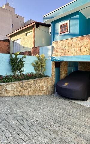 Casa para alugar com 237m², 3 quartos e 5 vagas Casa para alugar com 237m², 3 quartos e 5 vagasGaragem