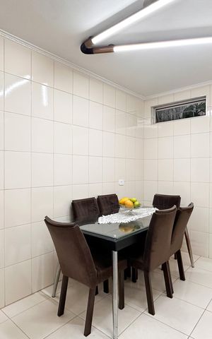 Casa para alugar com 237m², 3 quartos e 5 vagas Casa para alugar com 237m², 3 quartos e 5 vagasCopa