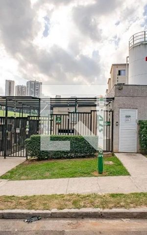Apartamento à venda com 38m², 2 quartos e sem vaga Apartamento à venda com 38m², 2 quartos e sem vagaFachada e portaria