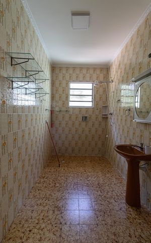 Casa para alugar com 310m², 3 quartos e 5 vagas Casa para alugar com 310m², 3 quartos e 5 vagasBanheiro