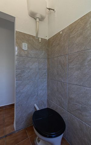 Casa para alugar com 310m², 3 quartos e 5 vagas Casa para alugar com 310m², 3 quartos e 5 vagasEdícula - Banheiro