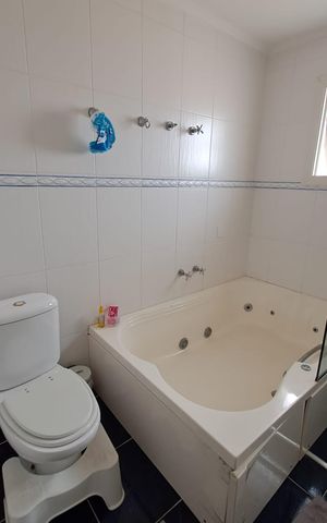 Casa à venda com 380m², 4 quartos e 6 vagas Casa à venda com 380m², 4 quartos e 6 vagasBanheiro