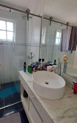 Casa à venda com 380m², 4 quartos e 6 vagas Casa à venda com 380m², 4 quartos e 6 vagasBanheiro