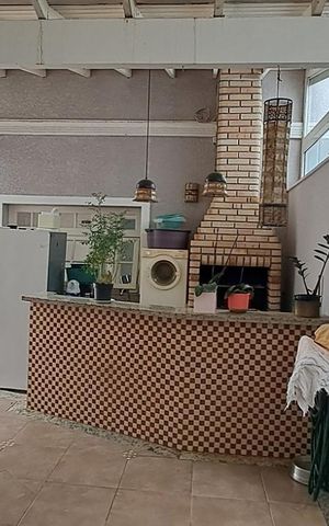 Casa à venda com 380m², 4 quartos e 6 vagas Casa à venda com 380m², 4 quartos e 6 vagasÁrea externa
