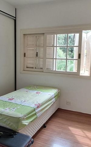Casa à venda com 380m², 4 quartos e 6 vagas Casa à venda com 380m², 4 quartos e 6 vagasQuarto 2
